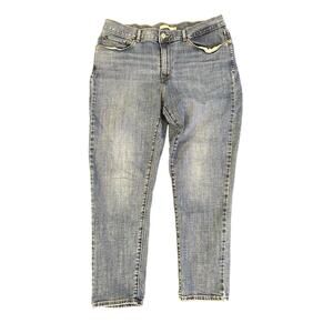 Levi's Classic Crop Size 33 Non-distressed Jeans Denim Closet Staple